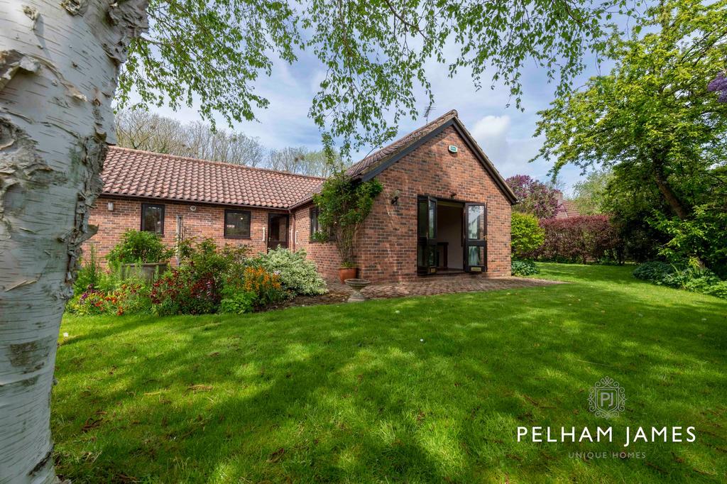 Back Lane, South Luffenham, LE15 4 bed semidetached bungalow for sale