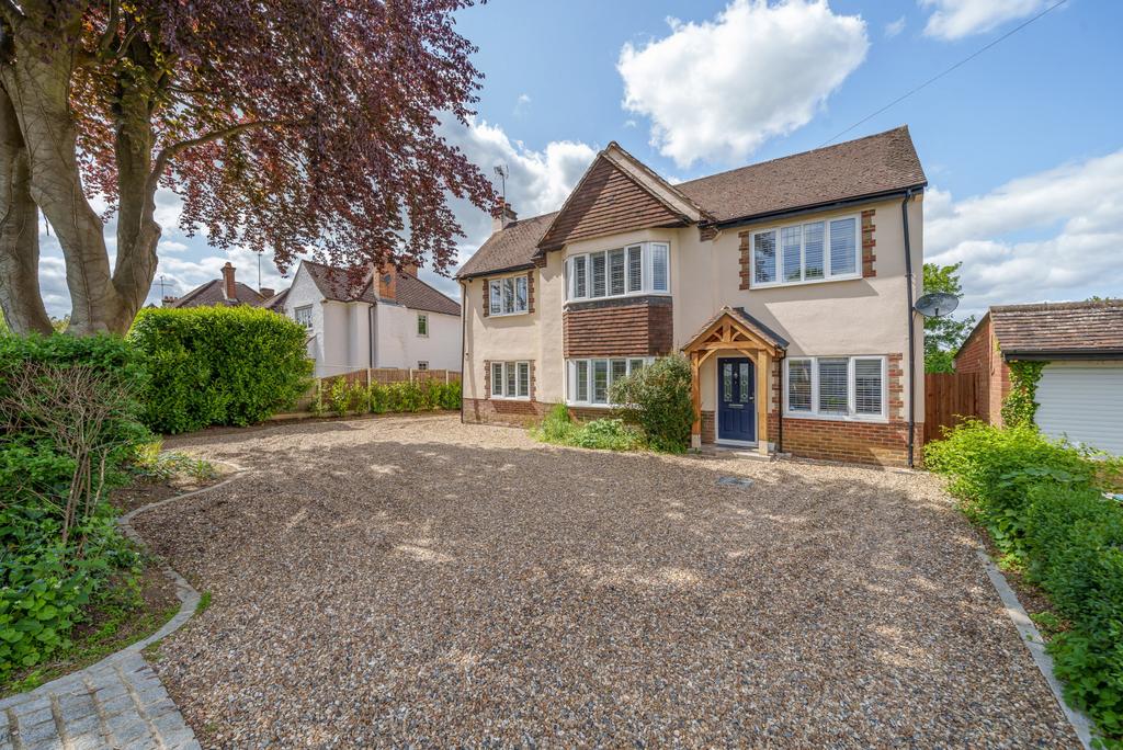 Bridgefield, Farnham, GU9 4 bed detached house for sale £1,175,000