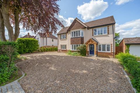 7 Bridgefield, Farnham, GU9 8AN