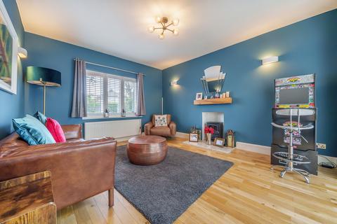 7 Bridgefield, Farnham, GU9 8AN