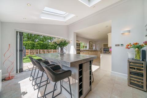 7 Bridgefield, Farnham, GU9 8AN