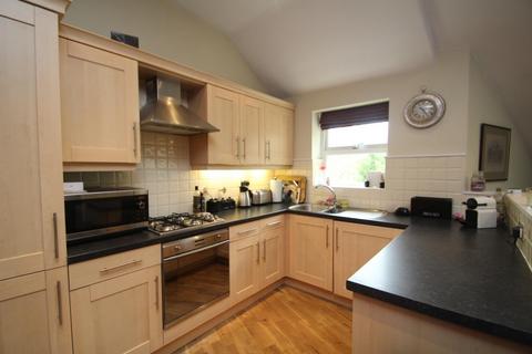 2 bedroom flat to rent - The Crescent, Shires Court, Boston Spa, Wetherby, West Yorkshire, UK, LS23