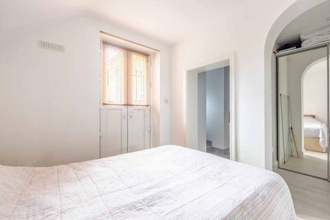 Flat 1a, Ormonde House, 6 Priory Way, Datchet, Slough, SL3 9JQ