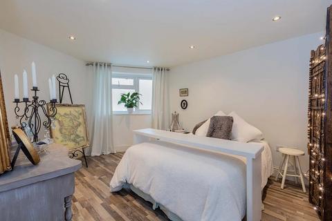3 bedroom detached house for sale - Upton Road, Slough SL1