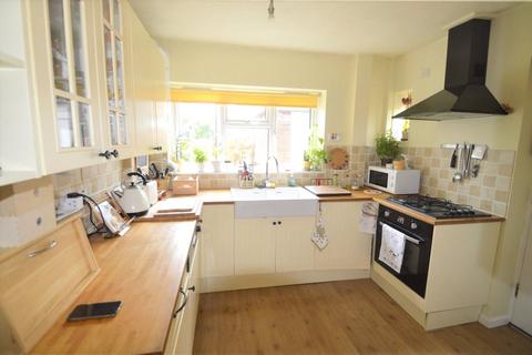 2 bedroom maisonette to rent, Larchfield Road, Maidenhead, Berkshire, SL6