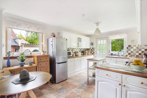 8 Angus Crescent, Crieff, PH7 4LF