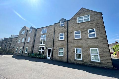 2 bedroom flat to rent, Aireville Terrace, Burley in Wharfedale, Ilkley, UK, LS29