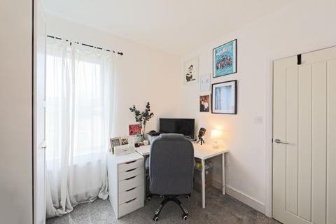 2 Geraldine Road, Folkestone, CT19 4BN