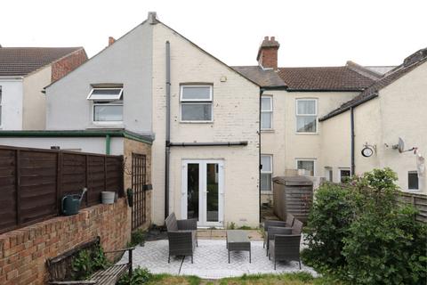 2 Geraldine Road, Folkestone, CT19 4BN