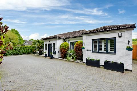 4 bedroom bungalow to rent, Forest Lane, East Horsley, Leatherhead, Surrey, KT24