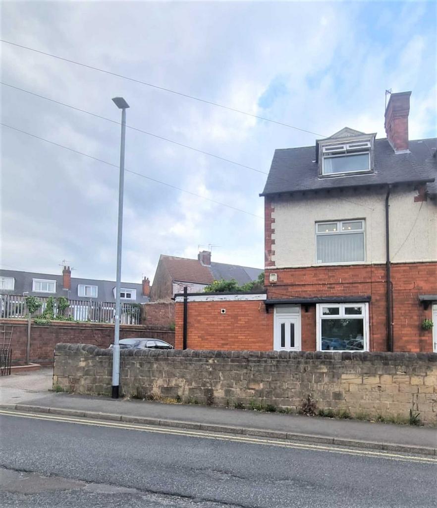 Bancroft Lane, Mansfield 3 bed end of terrace house £800 pcm (£185 pw)