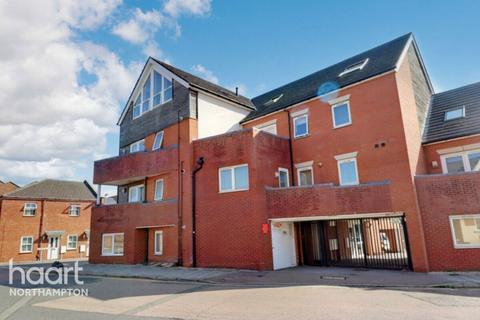 3 bedroom flat for sale - Pytchley Street, Northampton