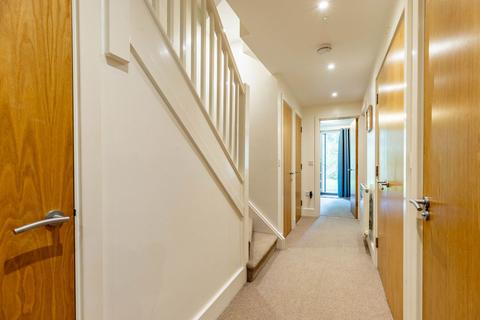 5 bedroom terraced house for sale, Beaver Brook, 42 Clearwater, The Lower Mill Estate, GL7 6FL