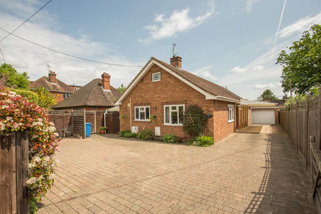 FERNBANK ROAD, ASCOT, BERKSHIRE, SL5 8HE 3 bed detached bungalow for