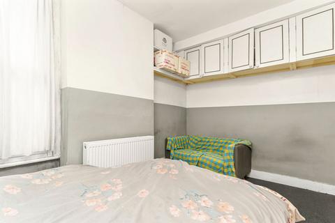 37a Central Road, Wembley, HA0 2LQ