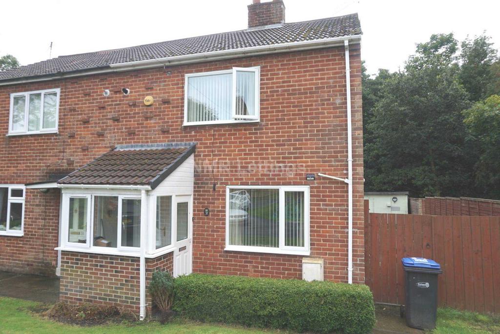 Bruce Crescent, Wingate 2 bed semidetached house £500 pcm (£115 pw)