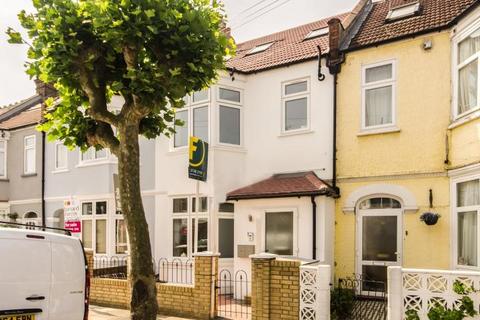 Flat 2, 65 Caithness Road, Mitcham, CR4 2EY