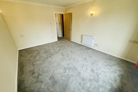 1 bedroom flat for sale, Wannock Road, Eastbourne BN22
