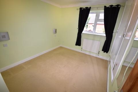 2 bedroom semi-detached house to rent, Hawks Way, Sleaford, NG34