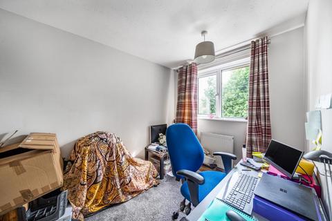 74 Castle Dore, Freshbrook, Swindon, SN5 8PH