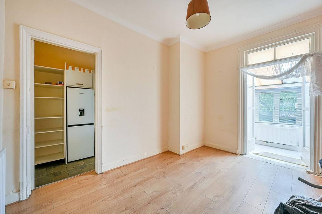 Lawrence Road, Ealing, London, W5 2 bed terraced house for sale £775,000