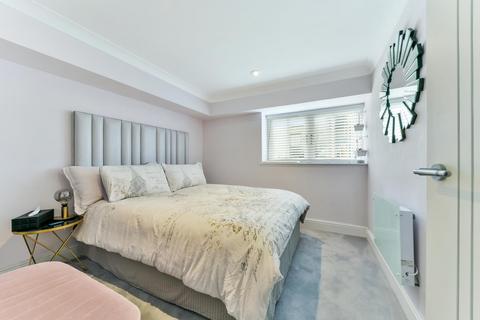 Flat 4, Plate House, 3 Burrells Wharf Square, London, E14 3TH