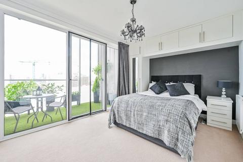 3 bedroom flat for sale - Peartree Way, Greenwich, London, SE10
