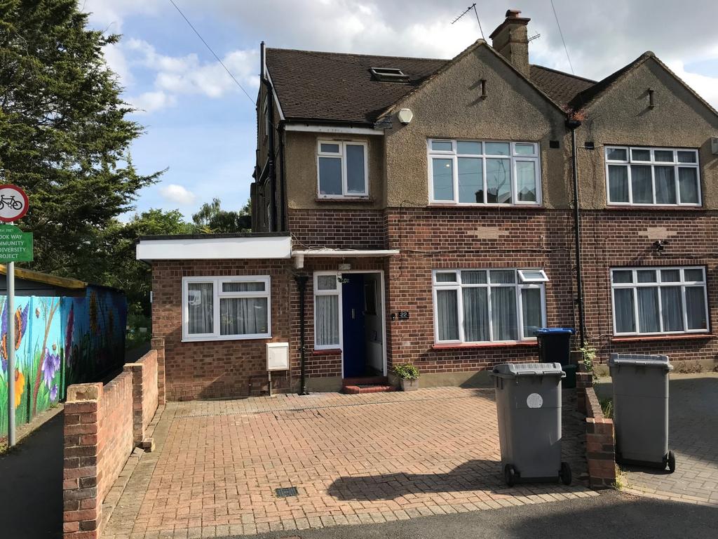 Brookfield Crescent, Kenton, HA3 5 bed semidetached house for sale £