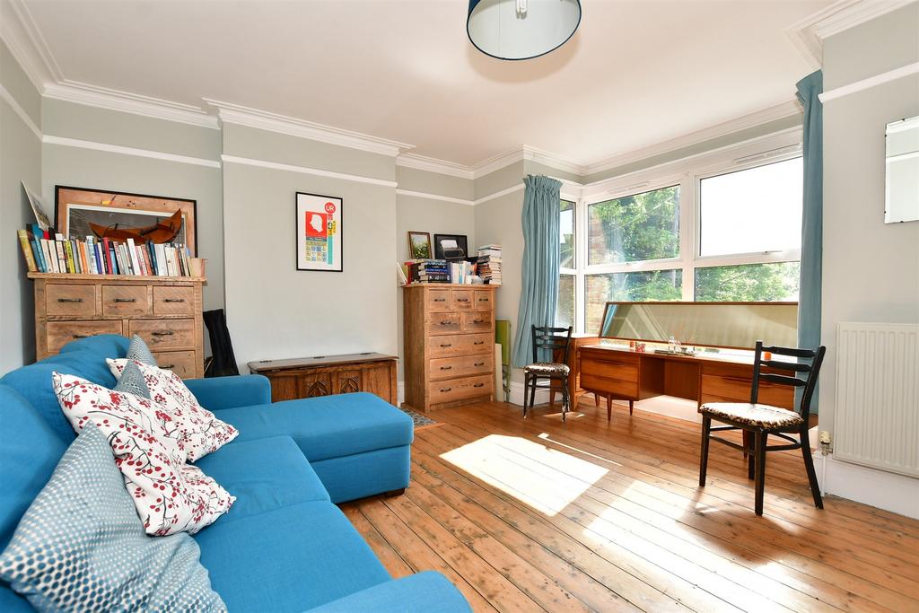 Western Avenue, Ashford, Kent 4 bed semidetached house £440,000