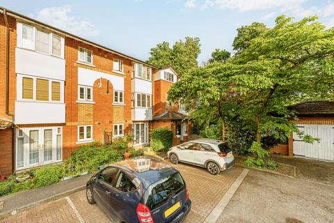 undefined, Beechwood Grove, Acton, W3