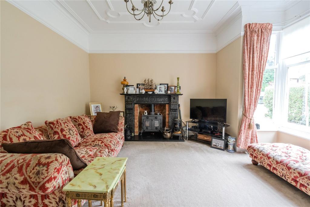 Weelsby Road, Grimsby, Lincolnshire, DN32 5 bed semidetached house for