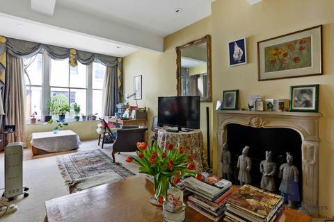 23 Manson Mews, London, SW7 5AF
