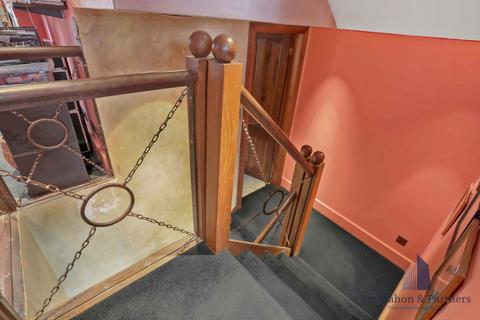 23 Manson Mews, London, SW7 5AF