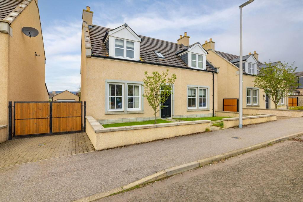 23 Greenhall Avenue, Insch, AB52 6HG 4 bed detached house for sale £