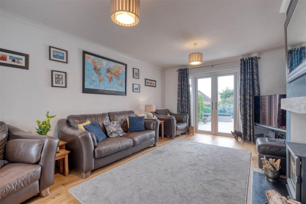 Hazelton Road, Marlbrook, Bromsgrove, B61 0JG 3 bed detached house for
