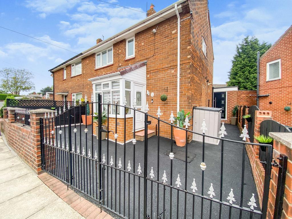 Southway, Newcastle upon Tyne, Tyne... 2 bed semidetached house £160,000