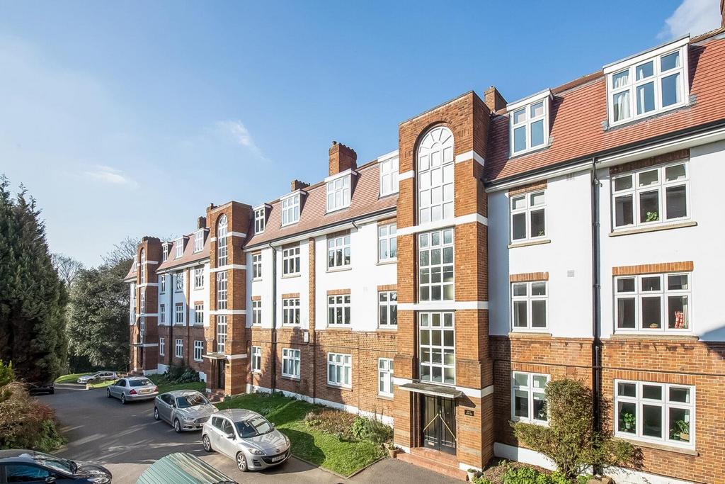 Highland Road, Upper Norwood, London... 2 bed apartment for sale £435,000