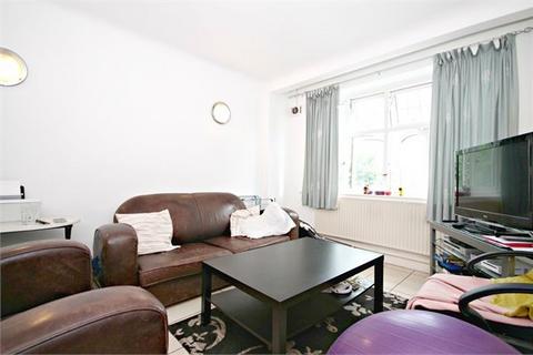 3 bedroom flat to rent, Gladstone Court, Willesden Green