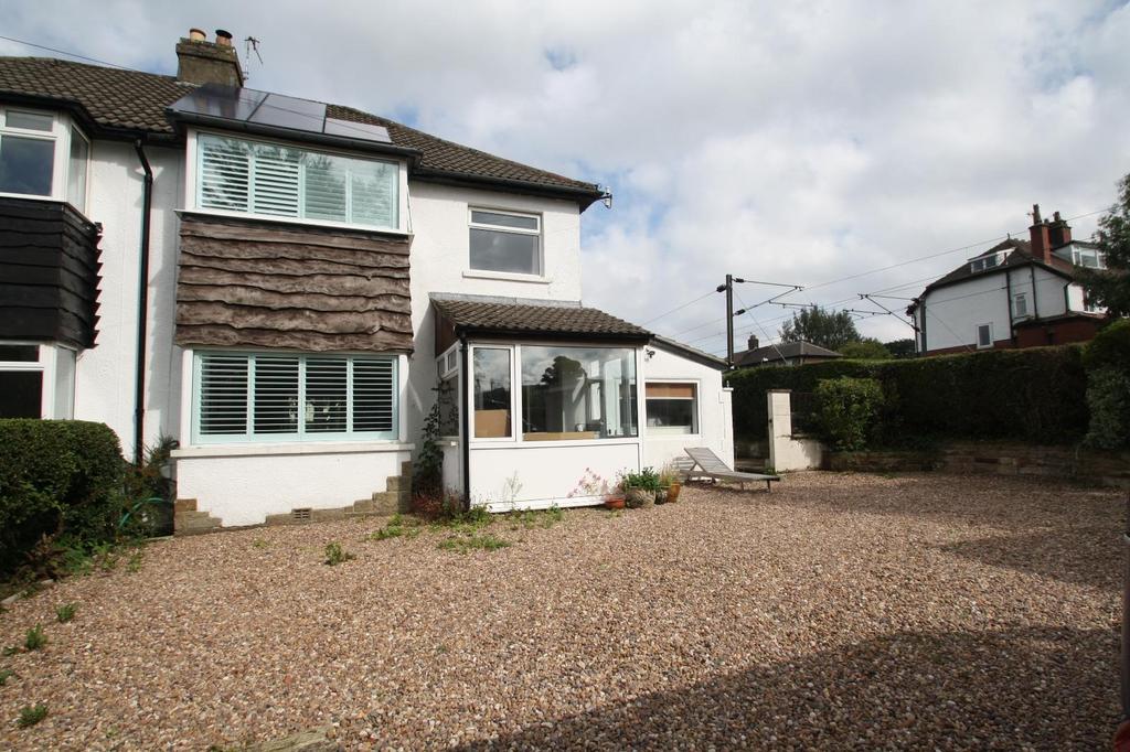 Grange Avenue, Ilkley, West Yorkshire, LS29 3 bed semidetached house