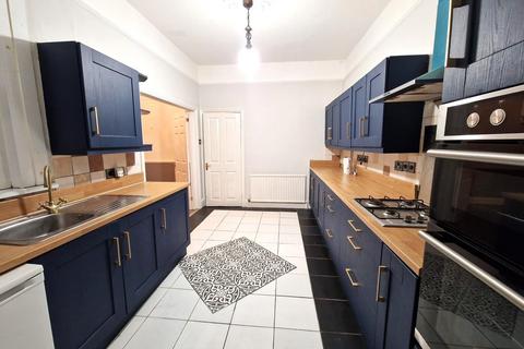 4 bedroom terraced house to rent, Lynford Gardens, Goodmayes IG3 9LY