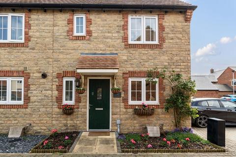 3 bedroom end of terrace house for sale - Kingsmere,  Bicester,  Oxfordshire,  OX26