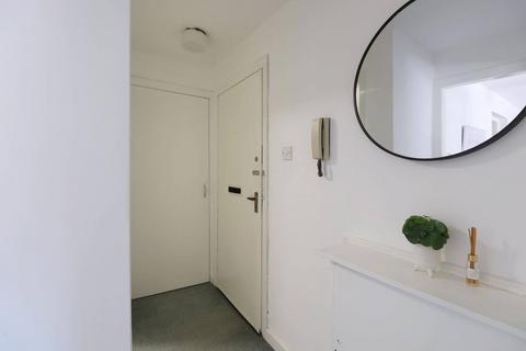 8/5 Dean Path, Edinburgh, EH4 3BA