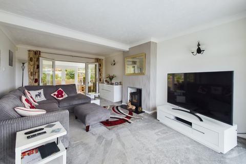 3 bedroom bungalow for sale - Ardmore Close, Tuffley, Gloucester, Gloucestershire, GL4
