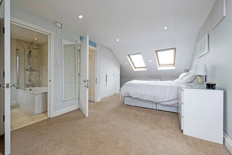 3 bedroom property to rent, Hosack Road, SW17