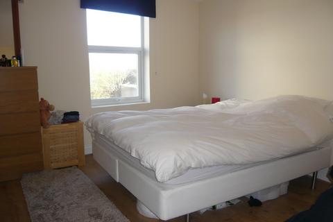2 bedroom apartment to rent, Rye Lane, London, SE15