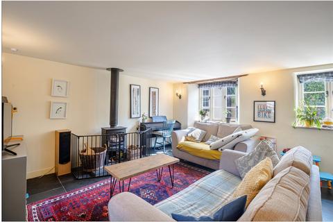 1 - 2 Newcause, Buckfastleigh, TQ11 0AZ