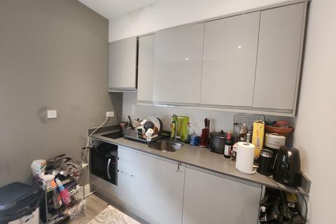 Studio to rent - Colindale Avenue, London, NW9
