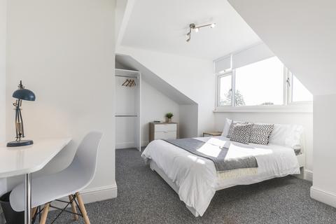 6 bedroom terraced house to rent - Burley Road, Leeds LS4