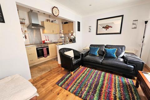 3 Bishops Drive, Feltham, TW14 8LT