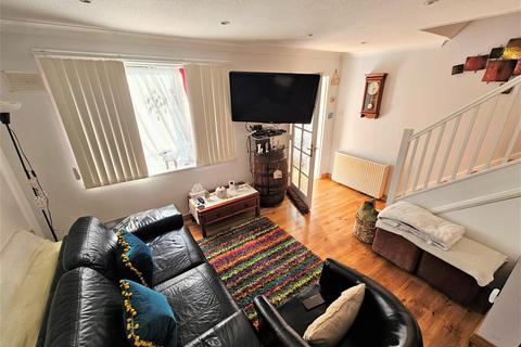 3 Bishops Drive, Feltham, TW14 8LT